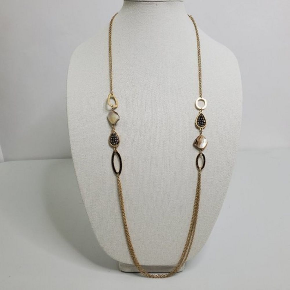 Mother of Pearl Beaded Necklace Gold Tone Chain Lo